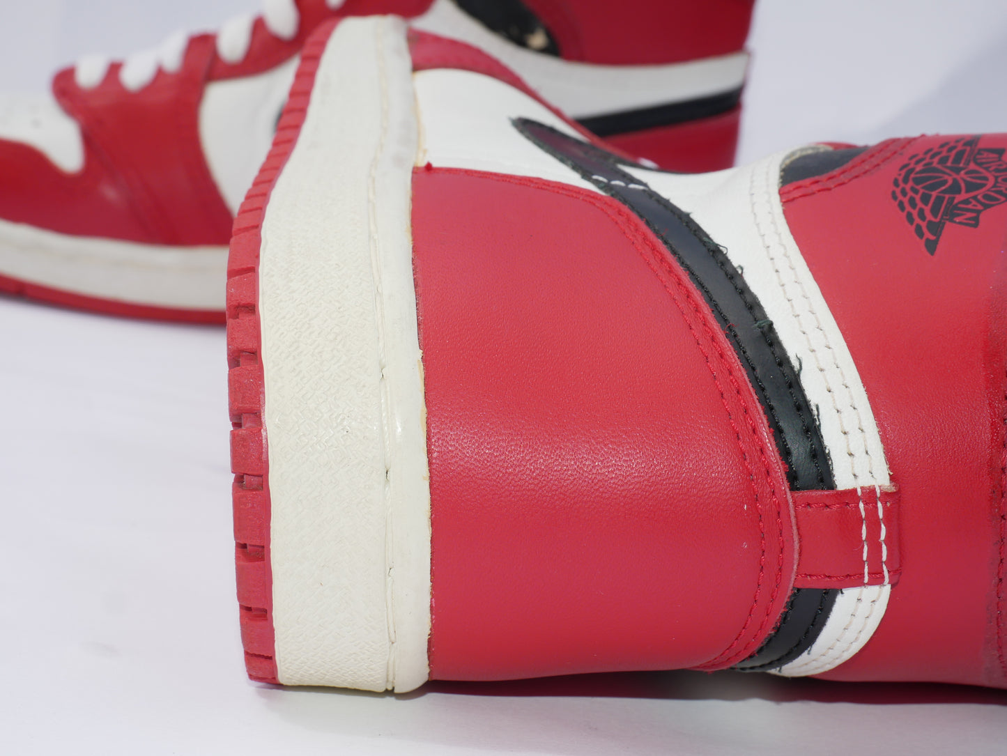 1985 Air Jordan 1 High OG (Chicago)